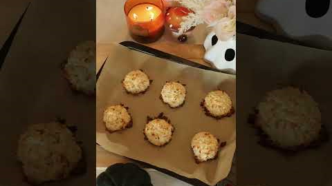Easy Fall Desserts: Coconut Macaroons
