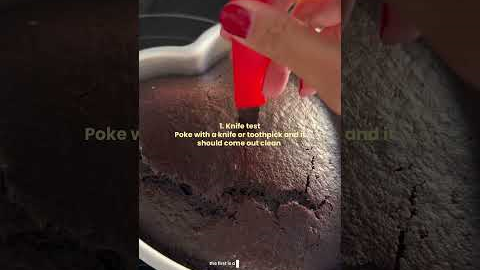 2 ways to check if your cakes are baked from a pro baker |  EASY baking and cake tips for beginners!